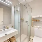 Modern Golf Oasis Pool, Terrace & Parking Apartmán *