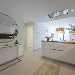 Apartmán Modern Golf Oasis Pool, Terrace & Parking