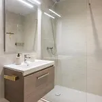 Modern Golf Oasis Pool, Terrace & Parking Apartmán *