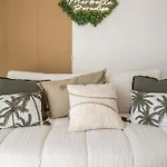 Modern Golf Oasis Pool, Terrace & Parking Apartmán