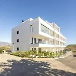 Modern Golf Oasis Pool, Terrace & Parking *